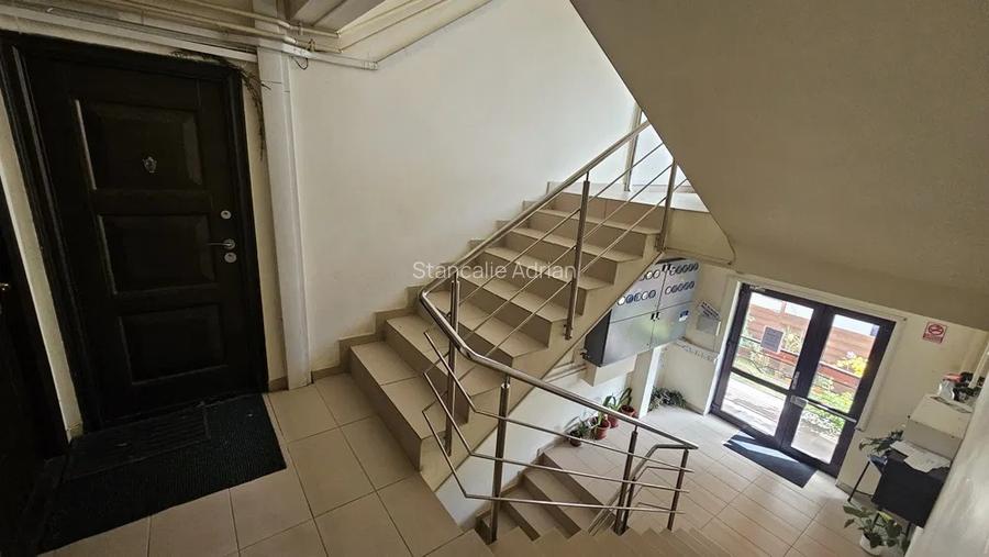 Apartament 2 camere, decomandat, - - 3