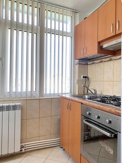 Apartament 2 camere complet renovat zona Liceului Economic
