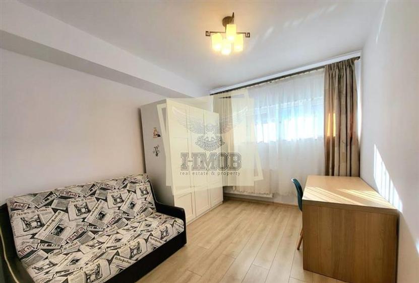 Apartament 3 camere balcon si loc parcare zona Kogalniceanu