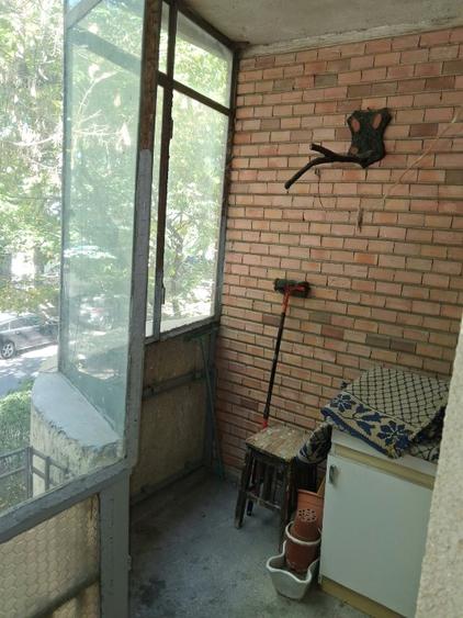 Proprietar vand 2 camere, Piata Sudului, et. 1, 2 balcoane, metrou în apropiere