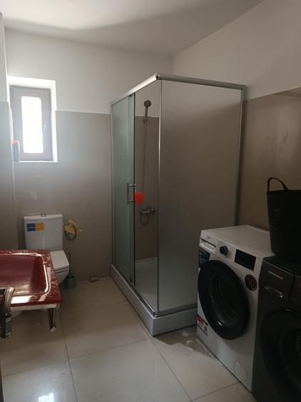 Propunem spre închiriere o vilă situată în zona Piața Victoriei
