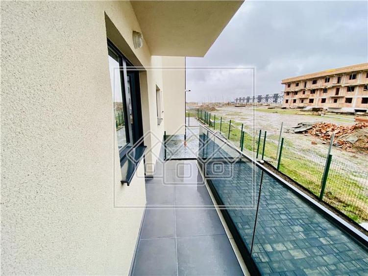 Ap. 2 camere si gradina, mobilat si utilat modern, zona D. Stanca