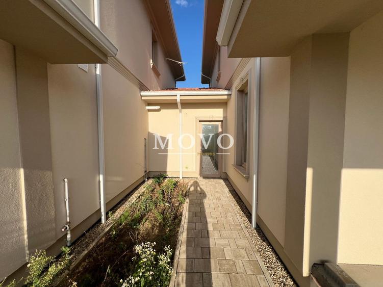 Duplex 5 camere despartit prin garaj | Giroc