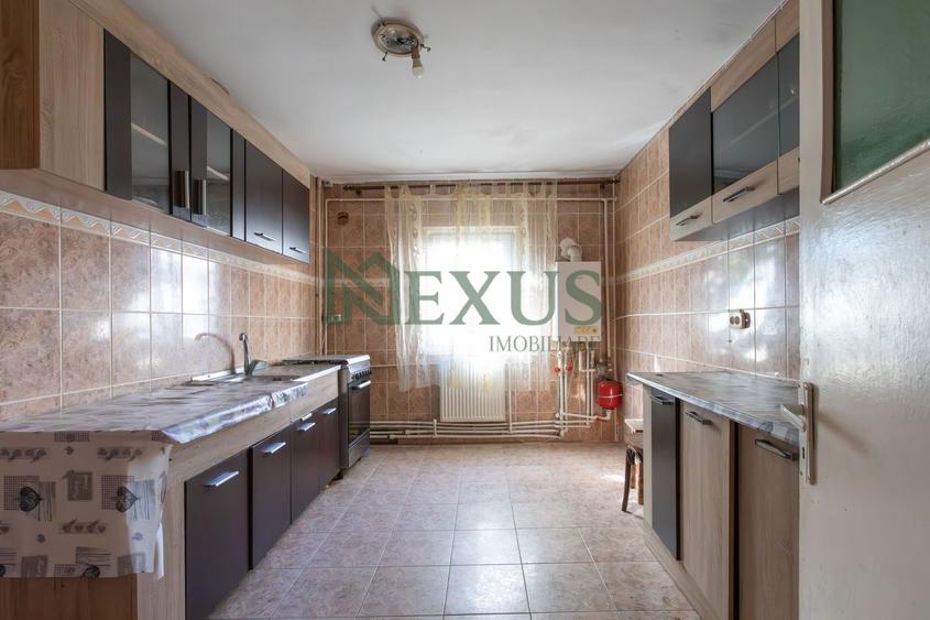 Apartament cu 4 camere, 90 mp, etaj 1 – Zona Nord, Bacău