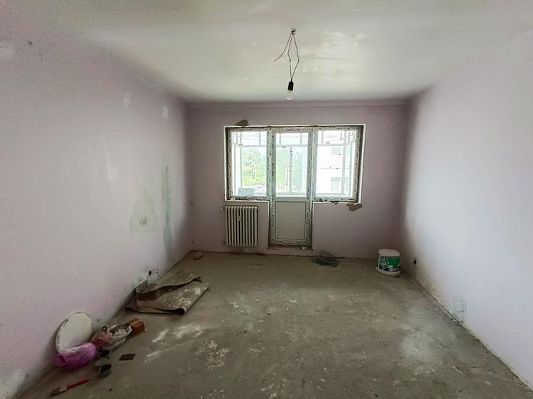 Apartament 2 semi, etajul 3 din 4, zona Tic Tac