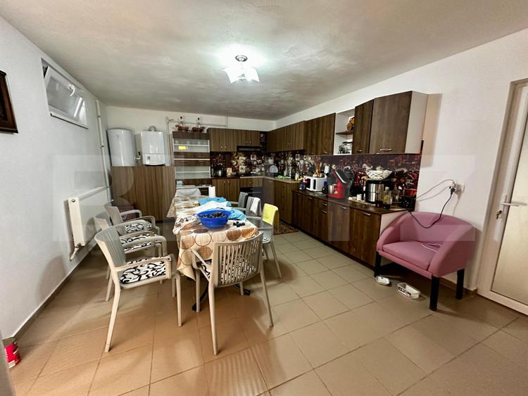 Casă superbă de vânzare – 380 mp utili, 1000 mp teren