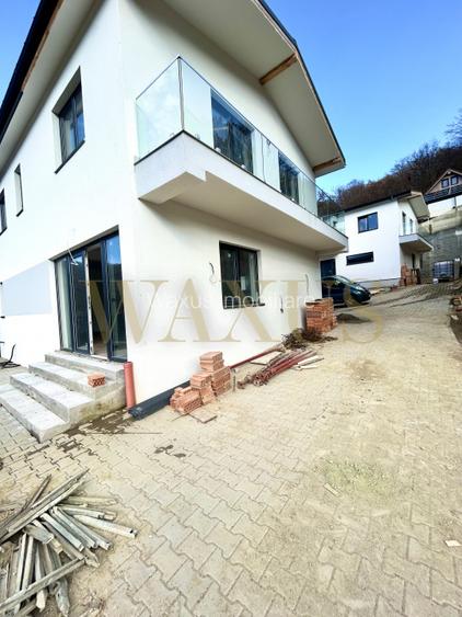 Duplex de vânzare, 4 camere, 3 băi, zona Tauti - 2