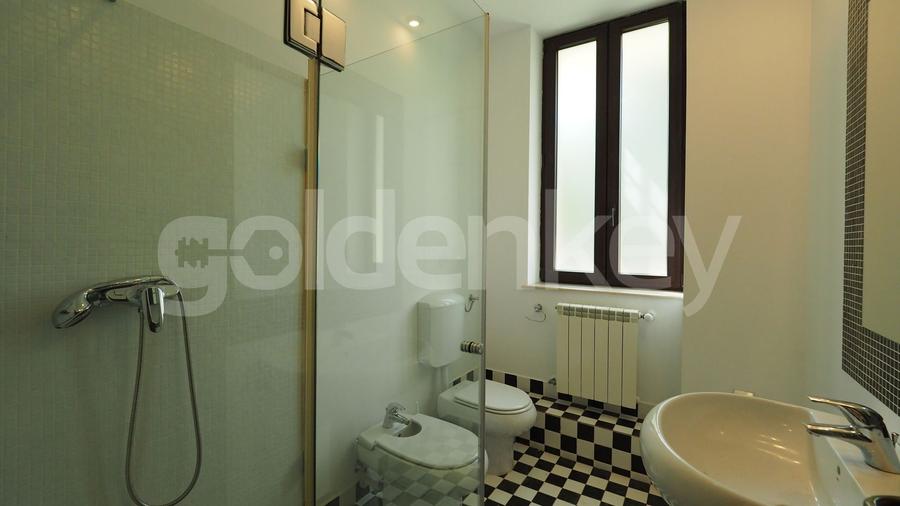 Vila individuala cu 5 camere, piscina exterioara si gradina amenajata