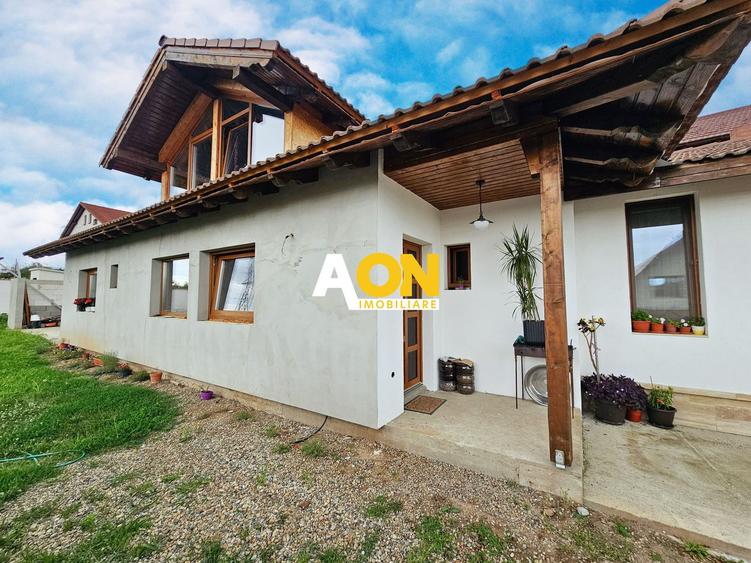 Casa cu 5 camere, 868 mp teren, ideala pt. 2 familii, zona Valea Popii