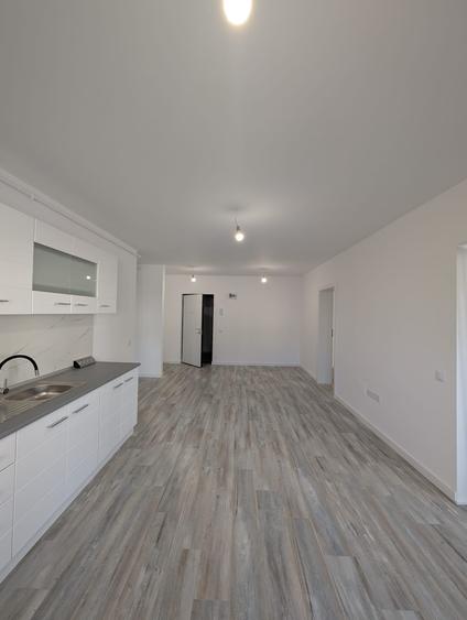 Apartament nemobilat cu 3 camere – Florești, zona Porii