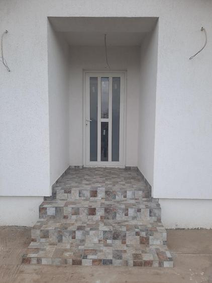 FARA COMISIOANE in COMPLEX DE CASE, casa cu 4 camere 2 bai PARTER +pod cu placa