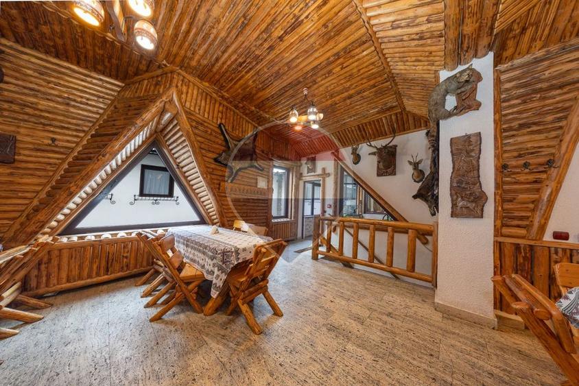 Pensiune cu restaurant și spații comerciale, central Râșnov