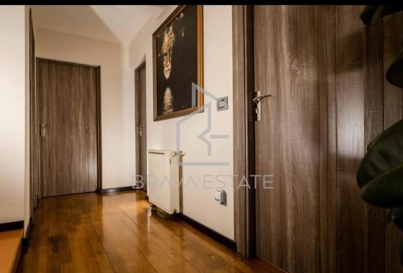 Casă de vânzare, 250 mp, 7 camere, zona Iris