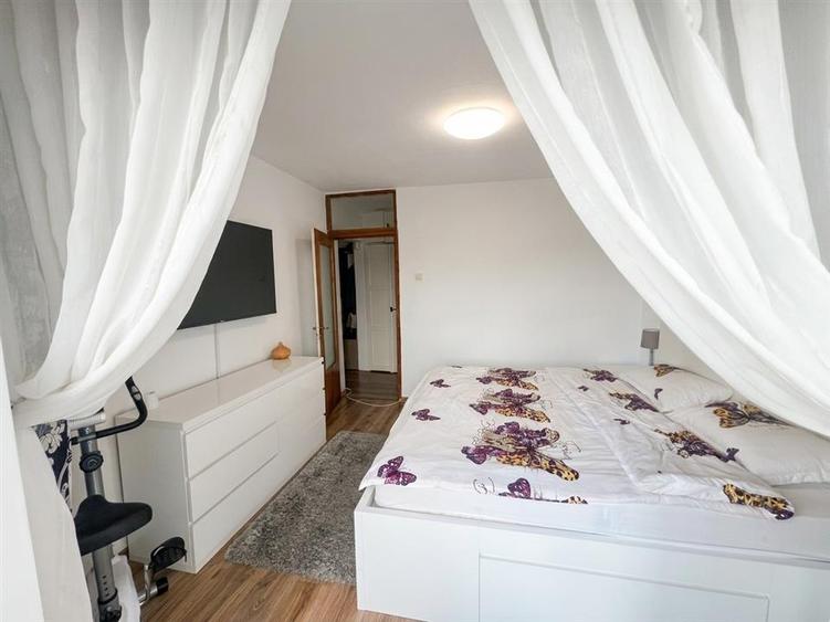 RECO, Apartament decomandat tip PC, 3 camere, 3 balcoane, gata de mutat, etajul1