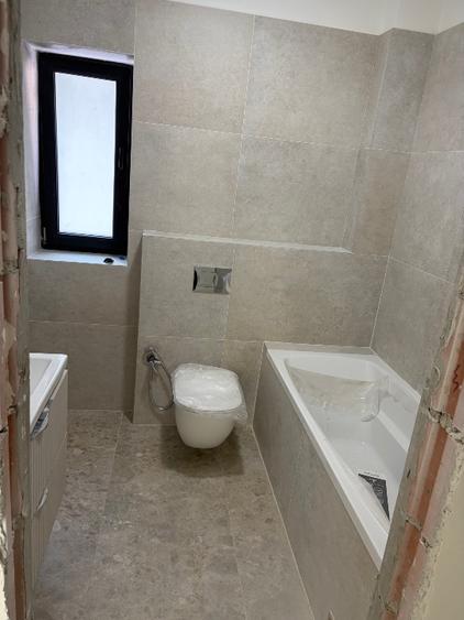 Apartment 3/4 camere in imobil P+3  boutique,situat  la parter, cu 2 intrari,