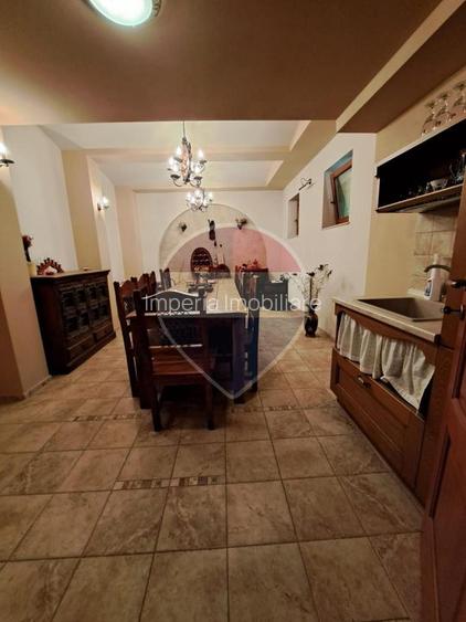 Casă / Vilă cu 10 camere de vânzare în zona Bariera Valcii - 4