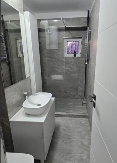Apartament 2Camere,Timpuri Noi,Metrou,bl.1987,Et.5/8,DECOMANDAT,centrala,mobilat