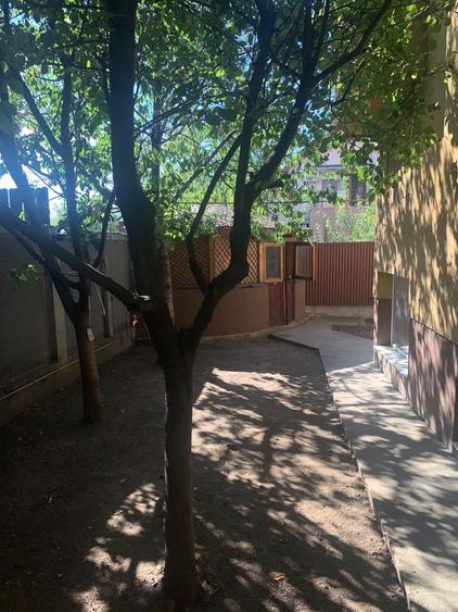 Vila cu 2 apartamente separate Prelungirea Ghencea/rezidențial/birouri