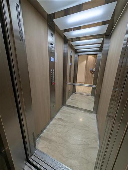 Bloc nou - langa Universitatea Bacovia - chirie 2 camere - mobilat si utilat com