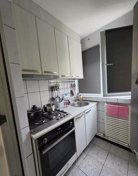 Apartament 3 camere, renovat, cu 2 băi și balcon - Titan, Sector 3
