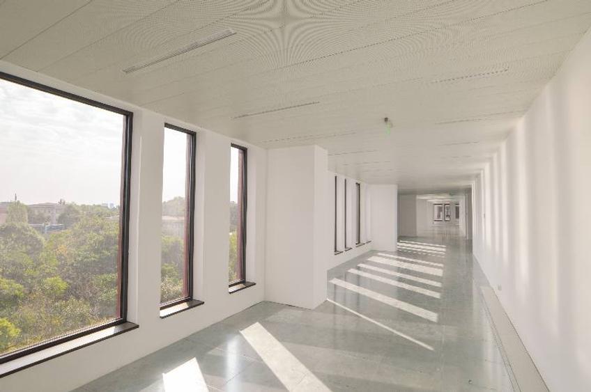 Expozitiei 1 cladirea B2, Presei Libere, 300 - 2750 mp 0% comision!