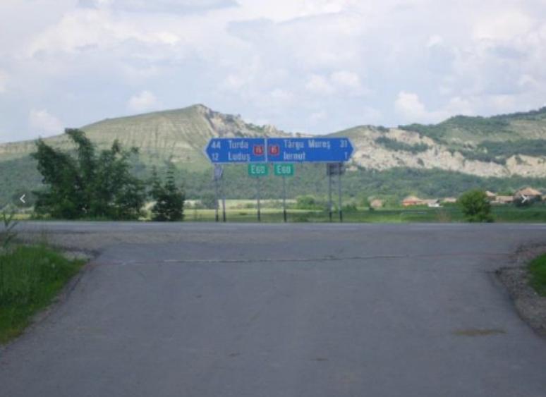 Teren Construcții intravilan de 27700 mp, în Iernut