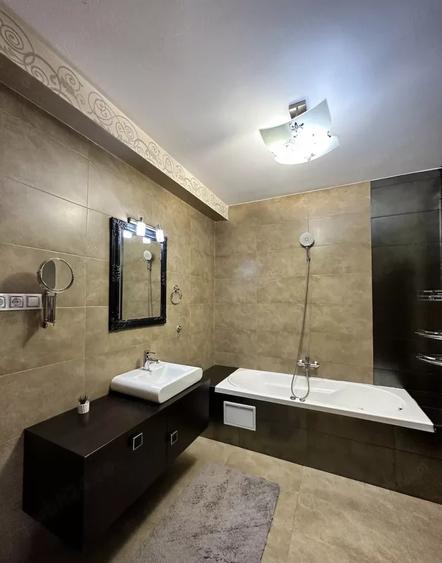 Apartament cu 2 camere, 76mp decomandat, parcare inclusa, zona Europa