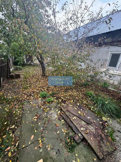 Casă de vânzare pe strada Sabarului