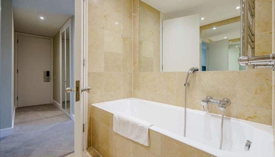 Neofort 50 Titan Apartament decomandat langa metrou cu terasa superba