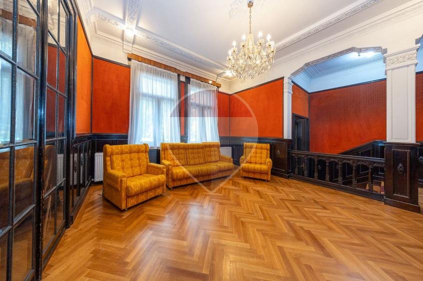 Resedinta istorica de inchiriat | 9 camere | Zona Istorica Brasov