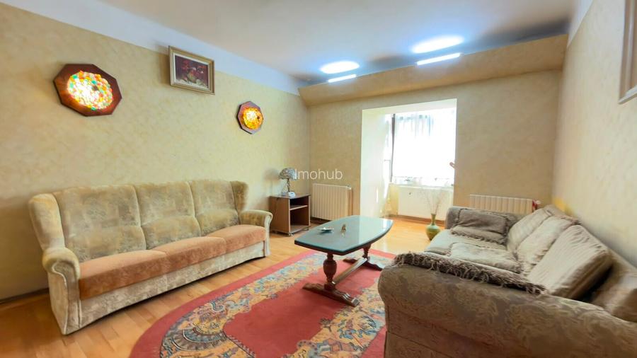Acces rapid la facultati, Apartament 3 camere, decomandat 500 € - 3