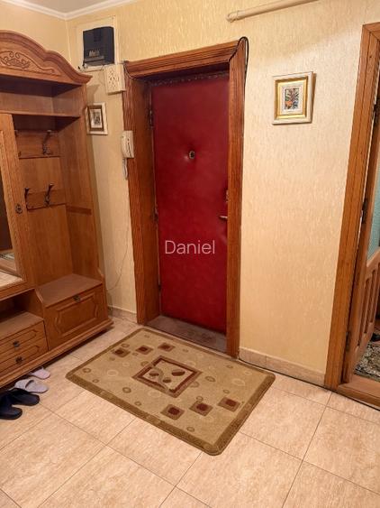 Apartament 3 camere de vanzare - 2