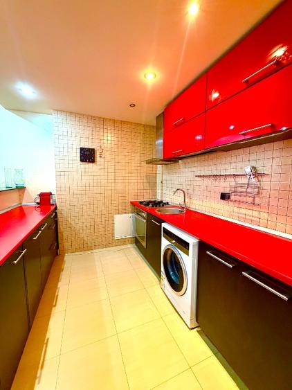 Închiriez apartament cu 2 camere, plus camera de lucru