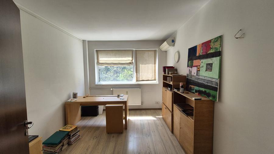 APARTAMENT 3 CAMERE DE VANZARE GORJULUI - 13