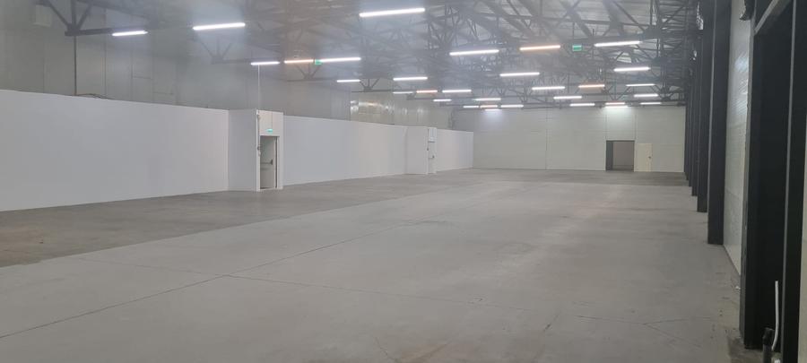 Spatiu comercial zona Coresi,suprafata 1188 mp, open space, parcare, avizat ISU!
