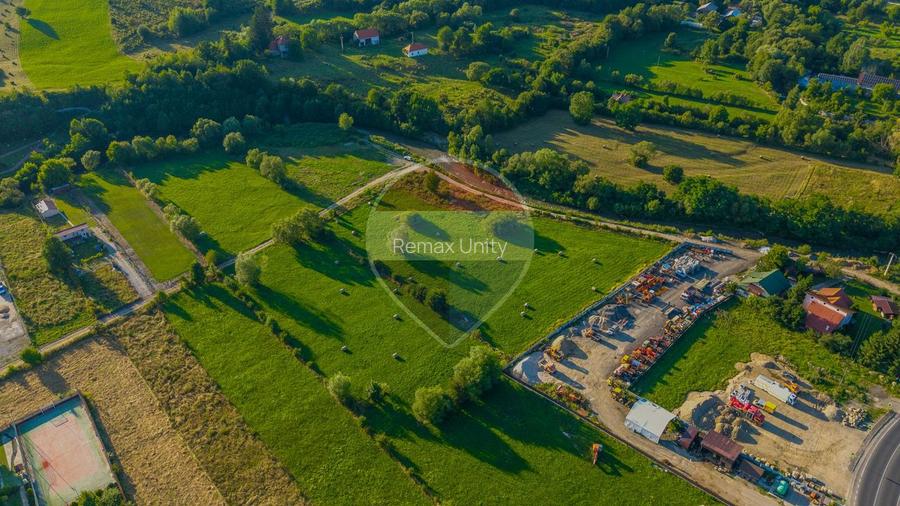Teren intravilan 7.660 mp lângă Bran, panoramă 360°, comision 0%