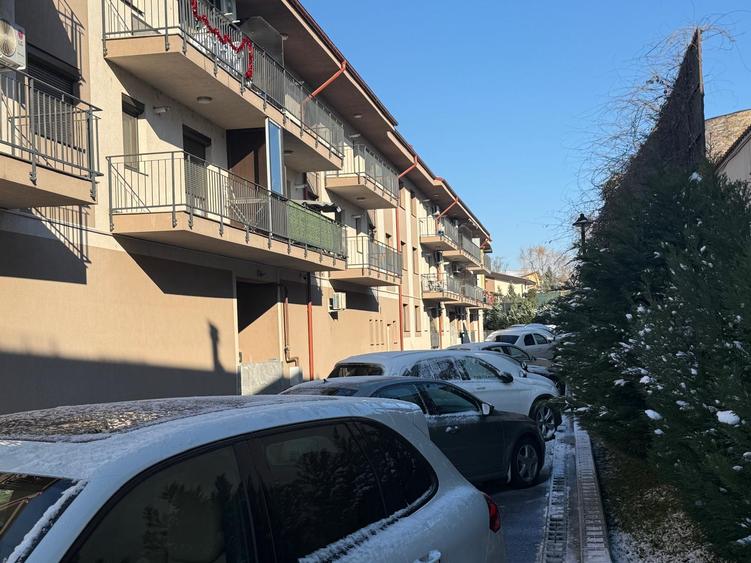 Ap. 3 camere decomandat, 2 bai, debara, 91 mp utili, PARCARE INCLUSA