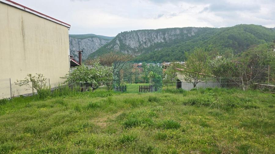 Vilă în Dubova,  langa Dunăre, Teren 1361mp