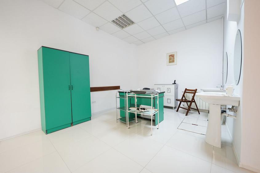 Casa, Hala Traian, ideal cabinet stomatologic