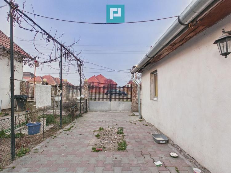 Casă cu 4 camere și 700 mp teren în Cermei