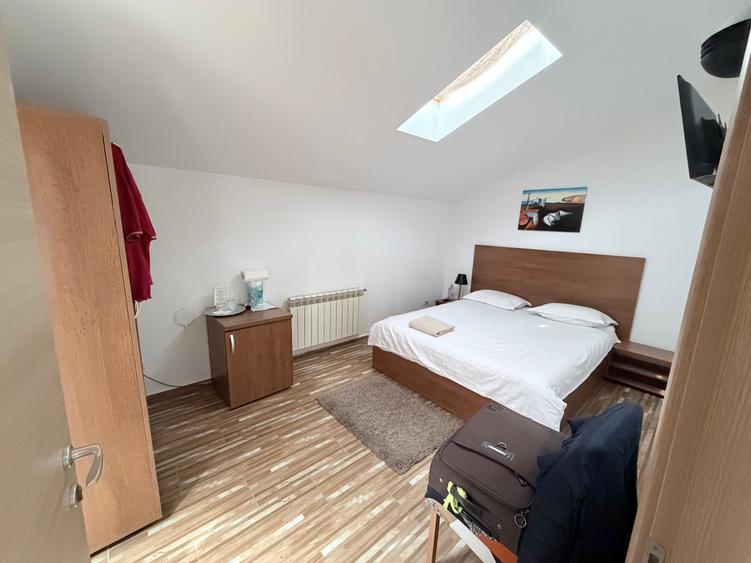 Vânzare unitate hotelieră la cheie - 770 mp. 18 camere. Lift. Parcari