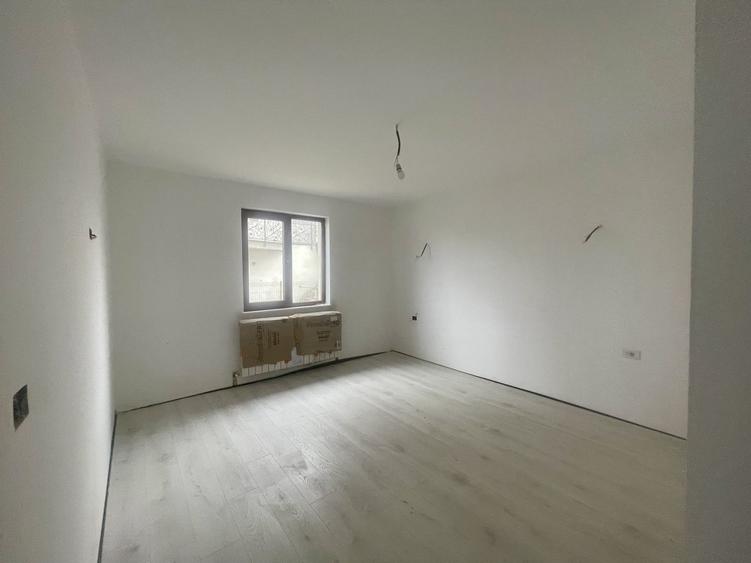 CASA INDIVIDUALA MODERNA | 600 MP TEREN | GARAJ | RADAUTI