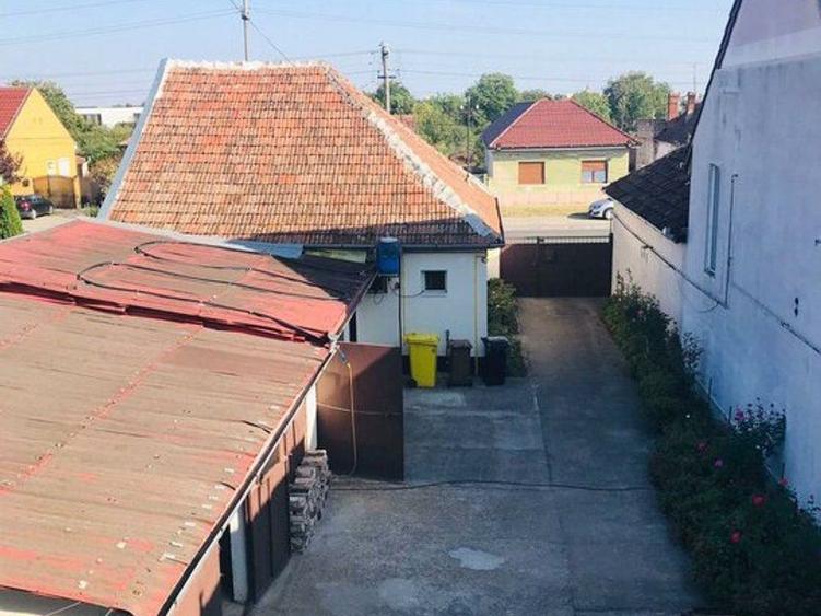 De vanzare casa D+P+M situat in Aradul nou, avand curte proprie
