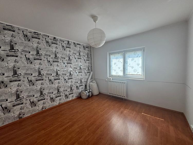 Inchiriere apartament de 3 camere