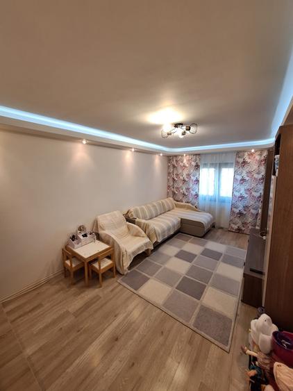 - Apartament 3 camere Renovat in Totalitate, Dorobantilor - etaj 2/4.