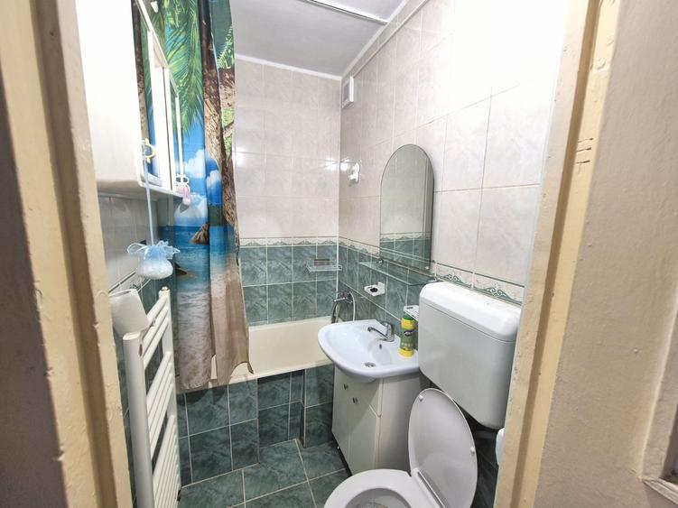 Inchiriere apartament 2 camere etajul 1 zona Florilor mobilat si utilat