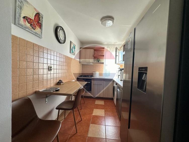 Inchiriere apartament cu 2 camere/ loc de parcare