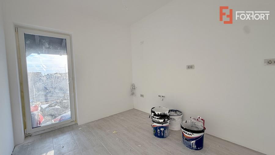 Duplex de vanzare, 3 camere pe parter + pod - Mosnita Veche