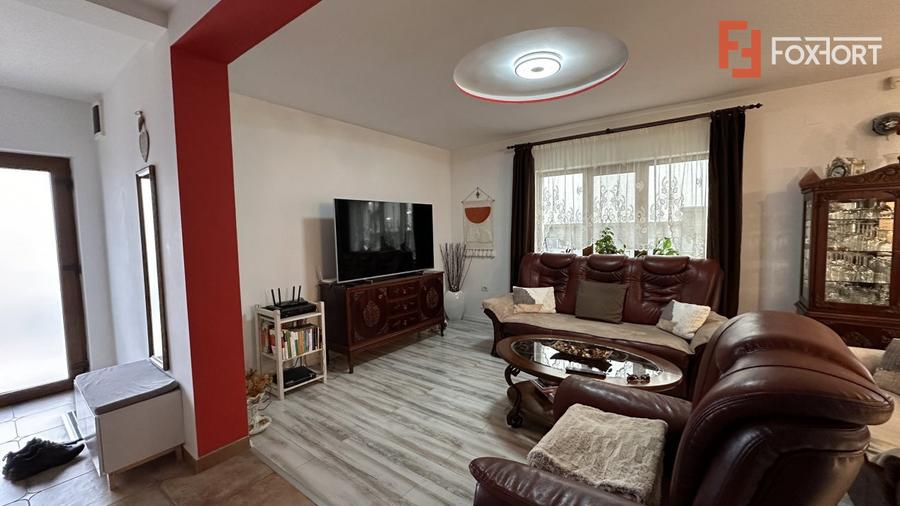 Duplex cu 5 camere de vanzare in localitatea Mosnita Noua