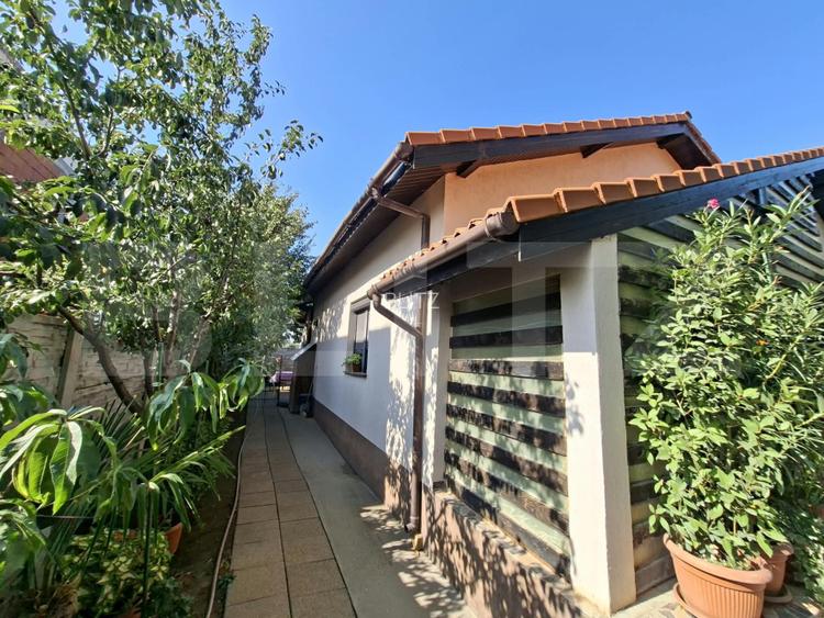 Casa 3 camere, 2 bai, 72 mp, teren 251 mp, zona Damila - 2